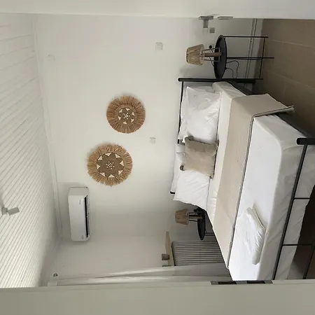Villa Altheae's Minimal House Kanálion