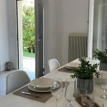 Altheae's Minimal House 빌라 Kanálion
